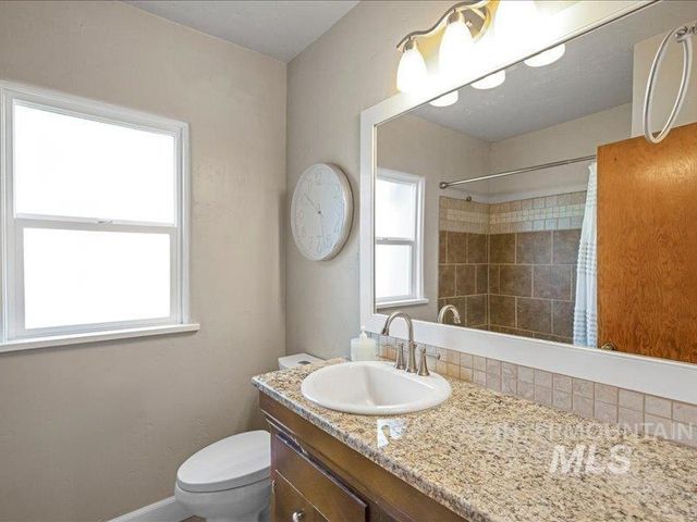 803 N Garden St, Boise, ID 83706