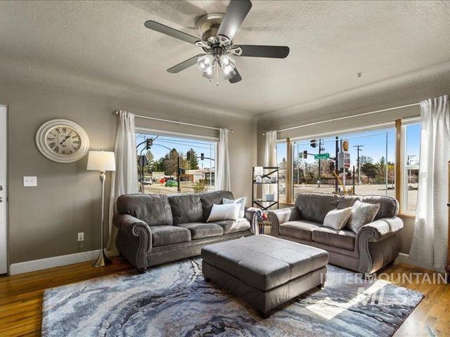 803 N Garden St, Boise, ID 83706