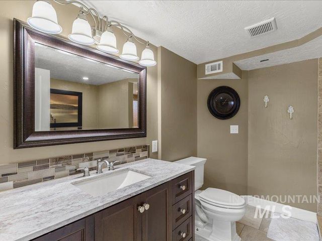 803 N Garden St, Boise, ID 83706