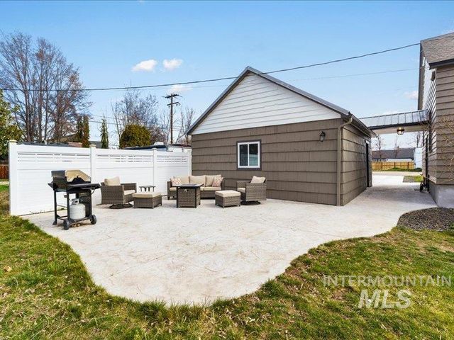 803 N Garden St, Boise, ID 83706