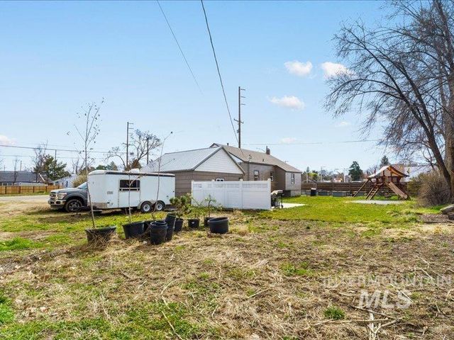 803 N Garden St, Boise, ID 83706