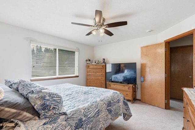 12004 N DAKOTA Ln, Spokane, WA 99218
