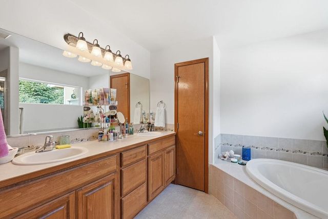 12004 N DAKOTA Ln, Spokane, WA 99218