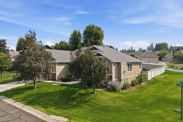 12004 N DAKOTA Ln, Spokane, WA 99218