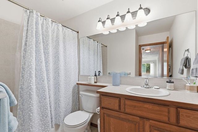 12004 N DAKOTA Ln, Spokane, WA 99218
