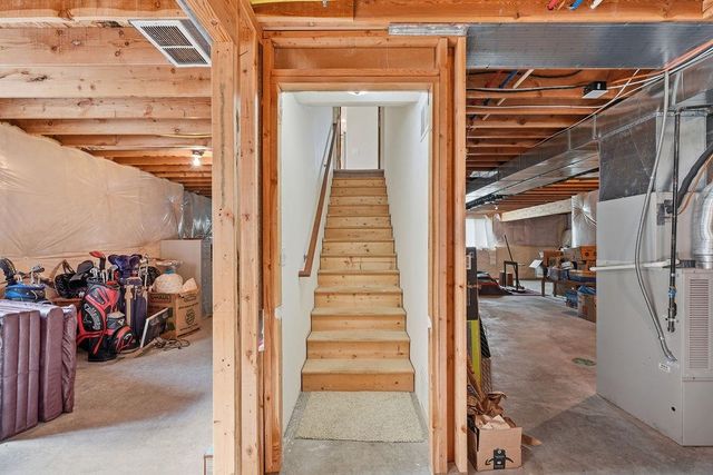 12004 N DAKOTA Ln, Spokane, WA 99218