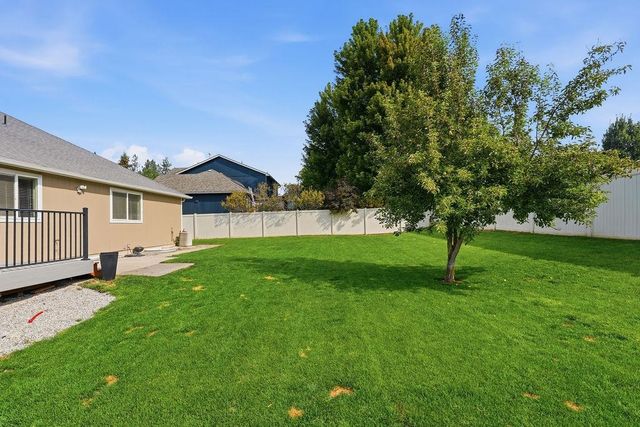 12004 N DAKOTA Ln, Spokane, WA 99218