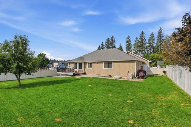 12004 N DAKOTA Ln, Spokane, WA 99218