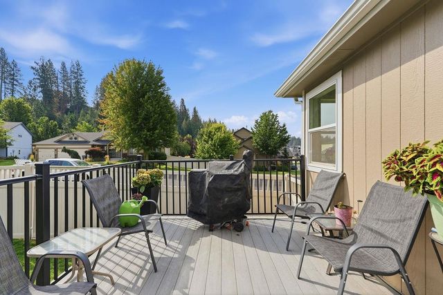 12004 N DAKOTA Ln, Spokane, WA 99218