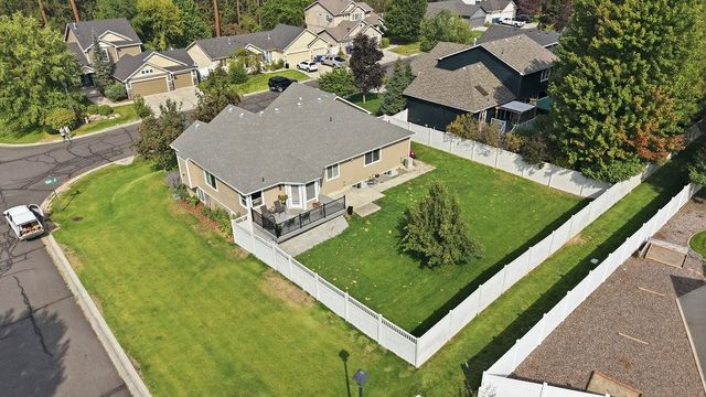 12004 N DAKOTA Ln, Spokane, WA 99218