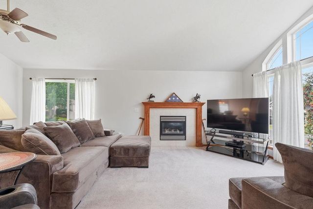 12004 N DAKOTA Ln, Spokane, WA 99218