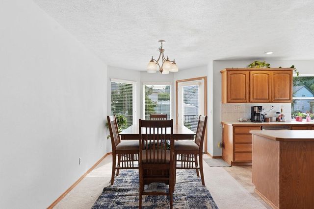 12004 N DAKOTA Ln, Spokane, WA 99218