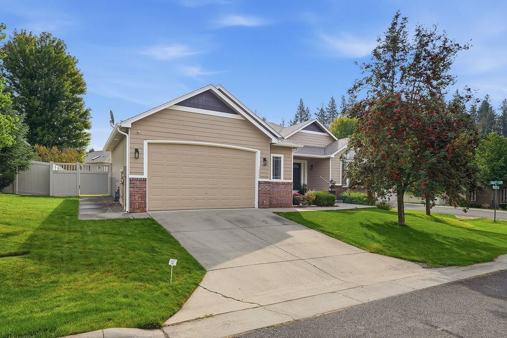 12004 N DAKOTA Ln, Spokane, WA 99218