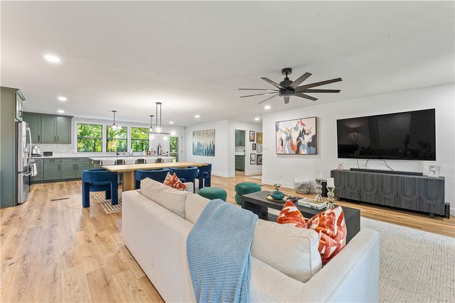 3123 W Howard Nickell Road, Fayetteville, AR 72704
