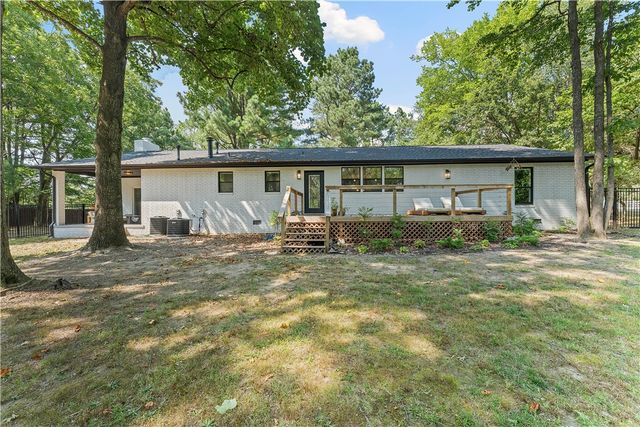 3123 W Howard Nickell Road, Fayetteville, AR 72704
