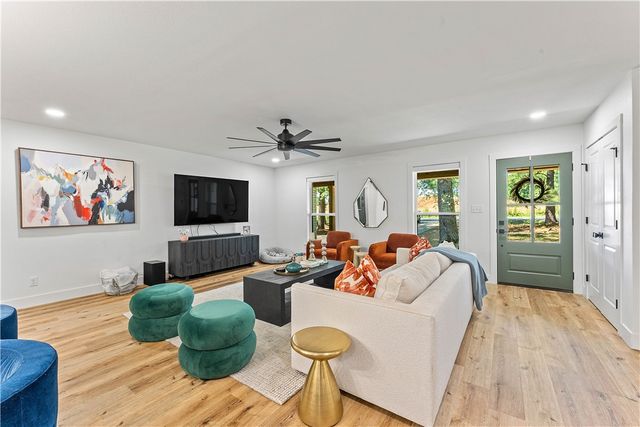 3123 W Howard Nickell Road, Fayetteville, AR 72704