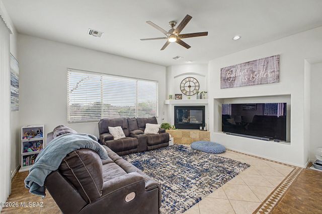13934 E Sage Hills Drive, Vail, AZ 85641