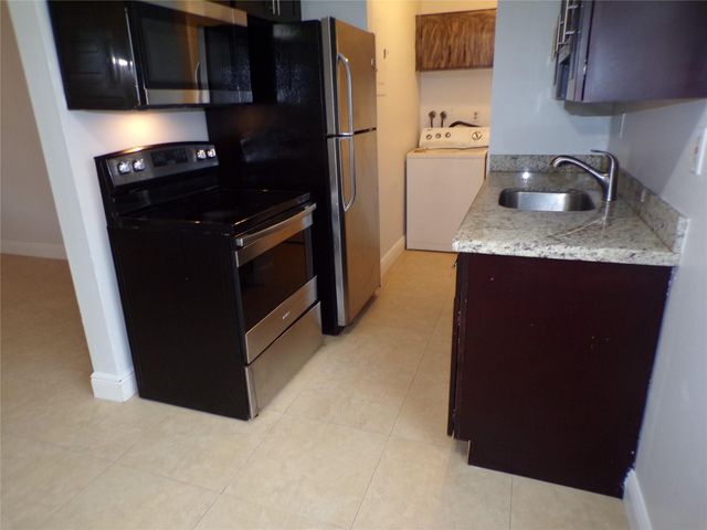 1505 N 57th Terrace, Hollywood, FL 33021