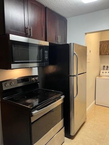 1505 N 57th Terrace, Hollywood, FL 33021