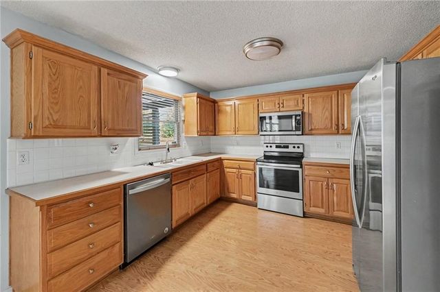 7423 N Wallace Avenue, Kansas City, MO 64158