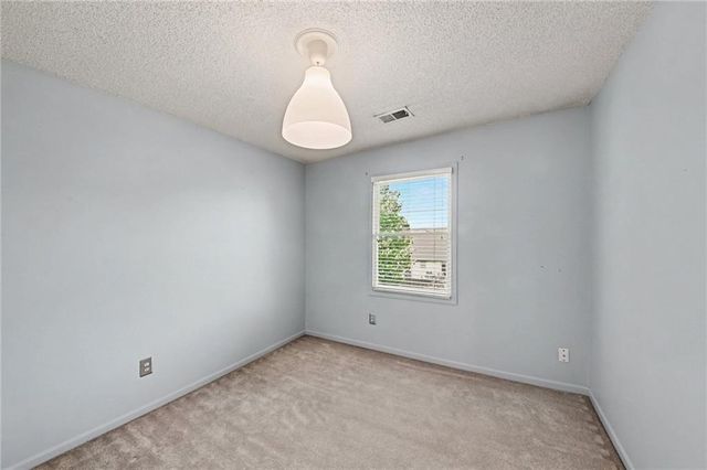7423 N Wallace Avenue, Kansas City, MO 64158