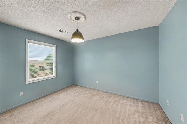7423 N Wallace Avenue, Kansas City, MO 64158