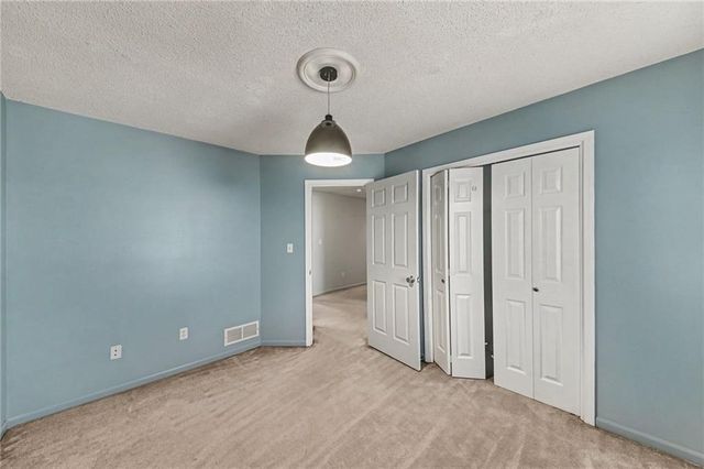 7423 N Wallace Avenue, Kansas City, MO 64158