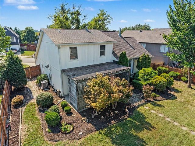 7423 N Wallace Avenue, Kansas City, MO 64158