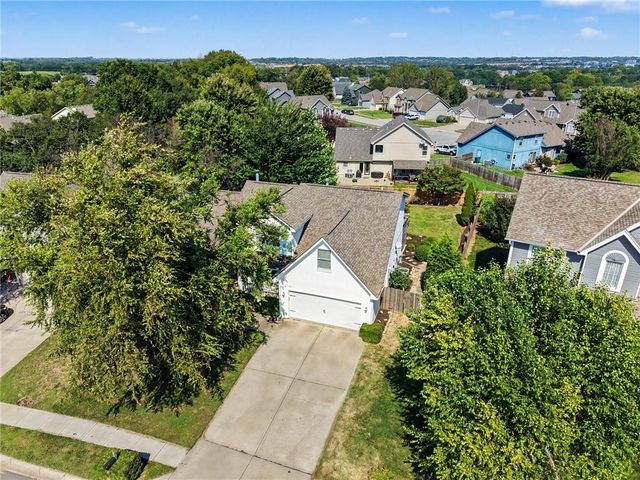 7423 N Wallace Avenue, Kansas City, MO 64158