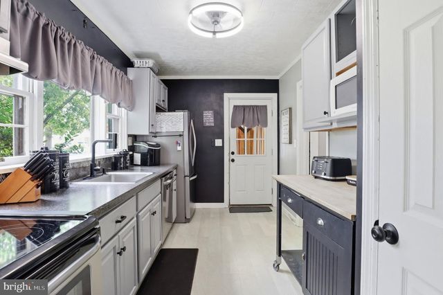 3501 CLOVERFIELD RD, Harrisburg, PA 17109