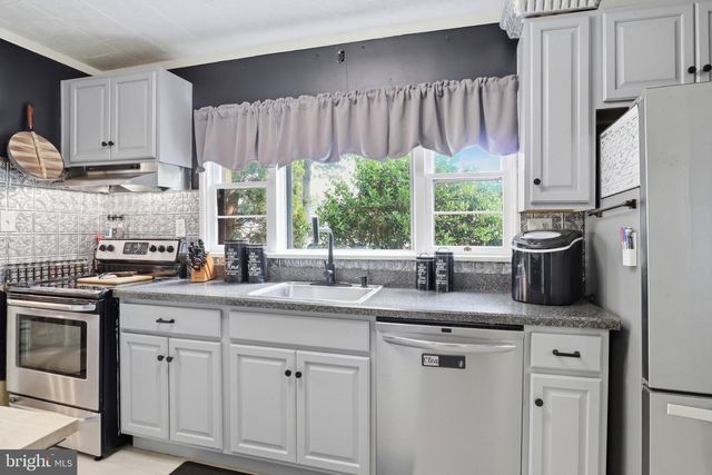 3501 CLOVERFIELD RD, Harrisburg, PA 17109