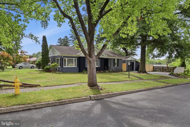 3501 CLOVERFIELD RD, Harrisburg, PA 17109