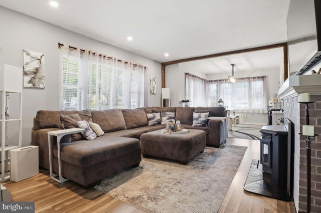 3501 CLOVERFIELD RD, Harrisburg, PA 17109