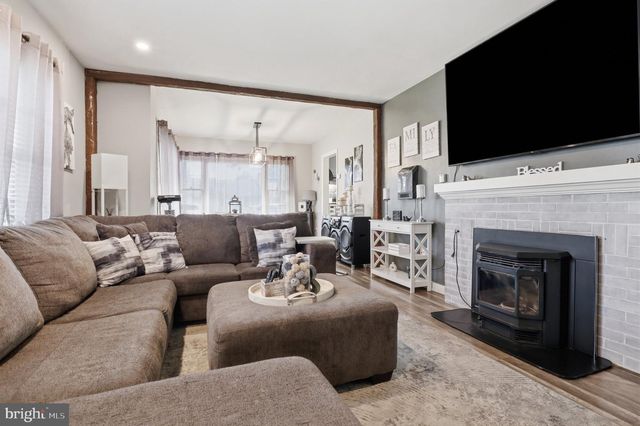 3501 CLOVERFIELD RD, Harrisburg, PA 17109