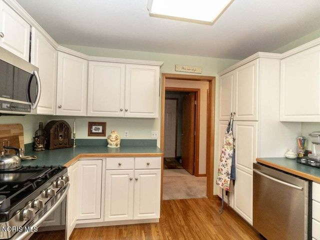 532 Georgetown Drive, Oregon, OH 43616