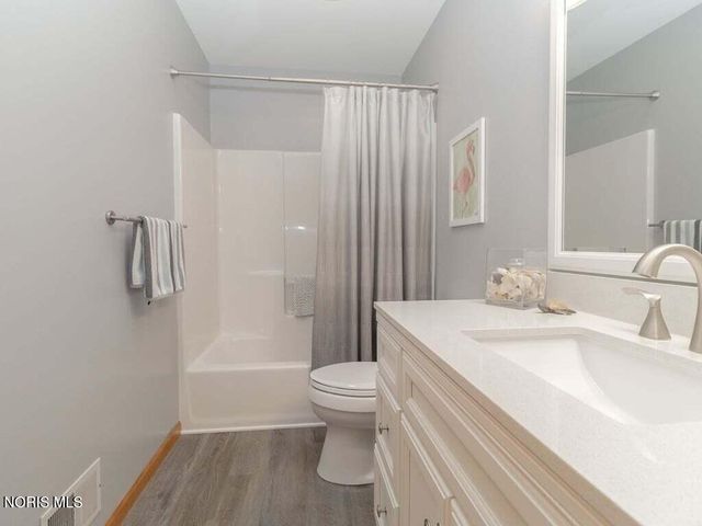 532 Georgetown Drive, Oregon, OH 43616