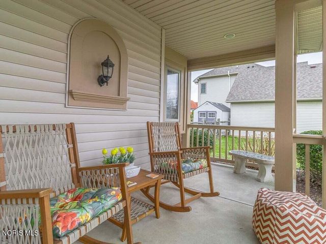 532 Georgetown Drive, Oregon, OH 43616