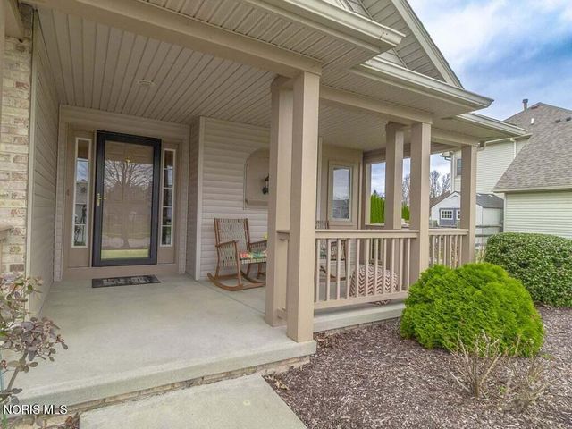 532 Georgetown Drive, Oregon, OH 43616