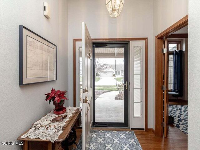 532 Georgetown Drive, Oregon, OH 43616