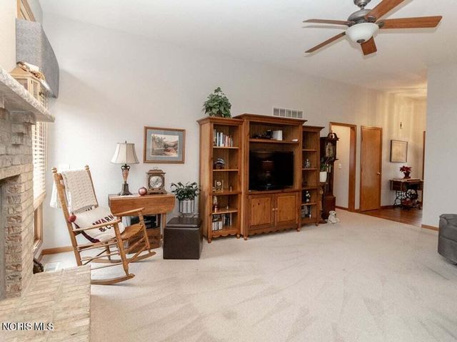 532 Georgetown Drive, Oregon, OH 43616