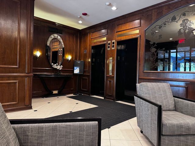 2100 N Lincoln Park West 9EN, Chicago, IL 60614