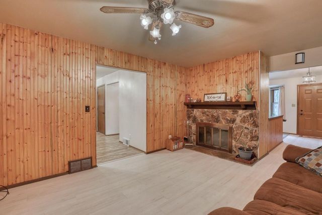 3555 S Loretta LANE, New Berlin, WI 53151