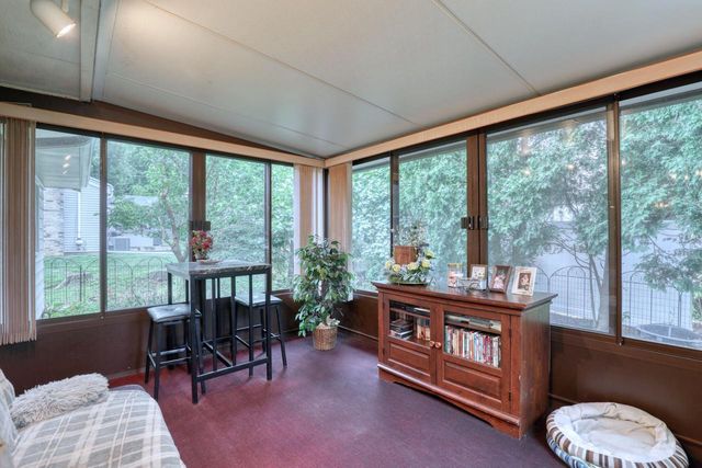 3555 S Loretta LANE, New Berlin, WI 53151