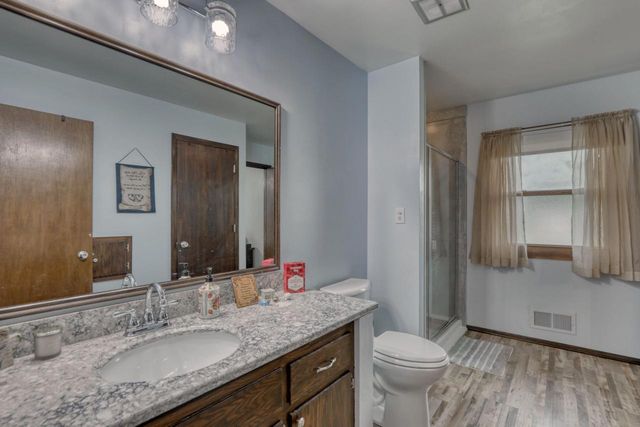3555 S Loretta LANE, New Berlin, WI 53151