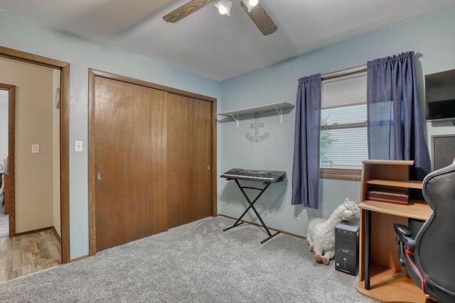 3555 S Loretta LANE, New Berlin, WI 53151