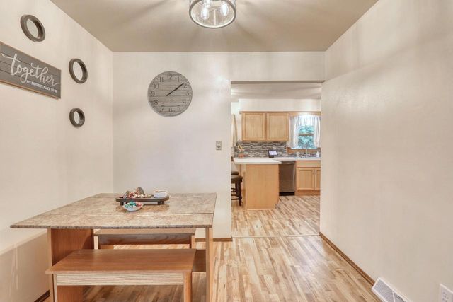 3555 S Loretta LANE, New Berlin, WI 53151