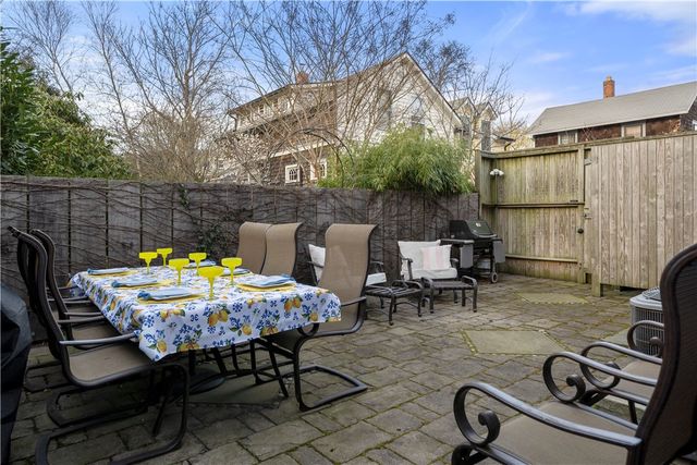 35 Marsh Street, Newport, RI 02840