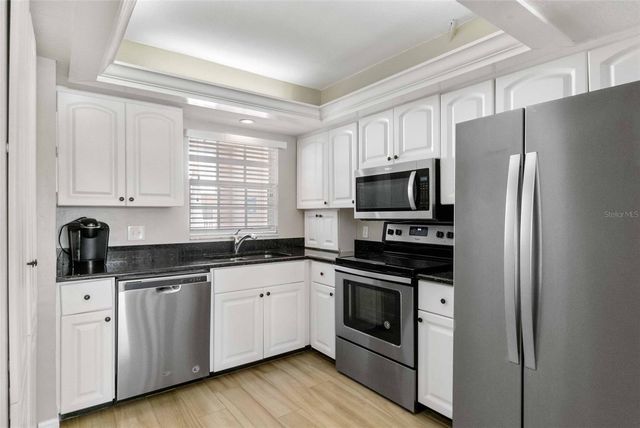 5970 MIDNIGHT PASS ROAD 177, Sarasota, FL 34242