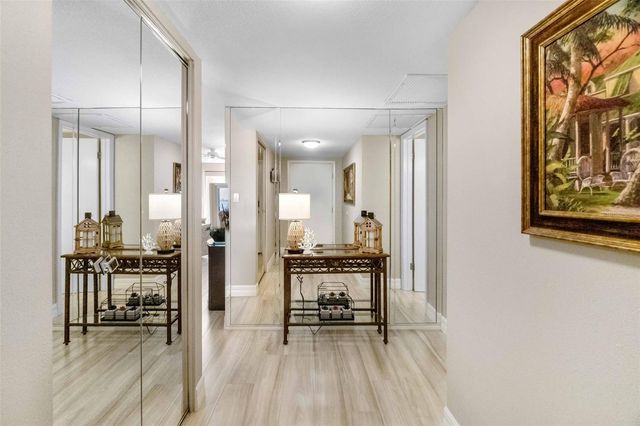 5970 MIDNIGHT PASS ROAD 177, Sarasota, FL 34242