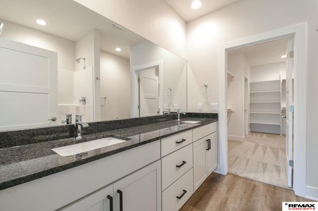 5829 S 94th Street, Lincoln, NE 68526